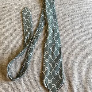 Tie Gucci